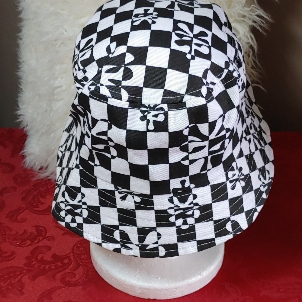 Zoo York Black & White Checkered Unisex Bucket Hat - Picture 5 of 10